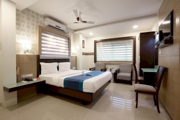 Hotel Monarch International