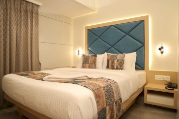 Hotel Maple Inn