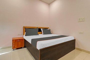 Qotel 012 Peeragarhi