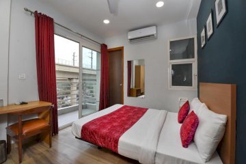 Hotel Silver Saffron Peeragarhi New Delhi